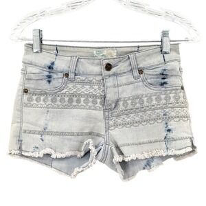 Y2K Cali Light Wash Embroidered Denim Cutoff‎ Shorts Size 3 Junior